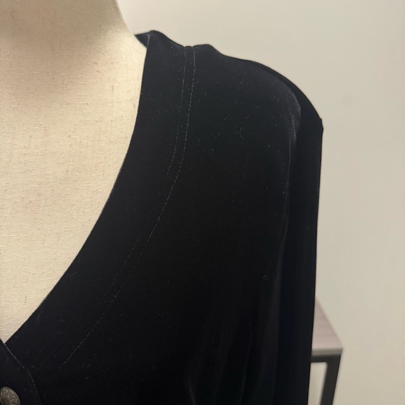 Signature by Jerell Black Velvet Button Cardigan – Size L |Classic Evening Layer - Picture 3 of 10